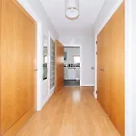 Bright 2bd Flat With Private Balcony - 公寓 *