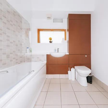 Bright 2bd Flat With Private Balcony - * Δουβλίνο