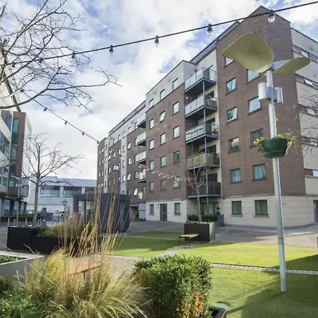 Bright 2bd Flat With Private Balcony - * Dublín