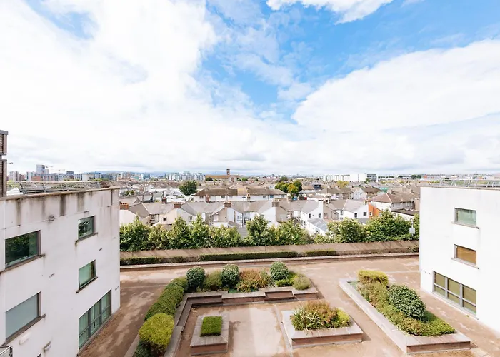Bright 2bd Flat With Private Balcony - Dublin