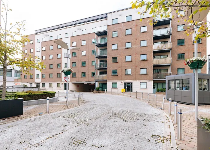 Bright 2bd Flat With Private Balcony - Daire Dublin