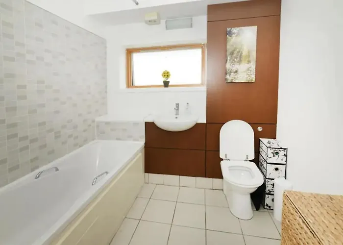 Bright 2bd Flat With Private Balcony - Dublin