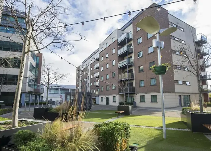 Bright 2bd Flat With Private Balcony - * Dublin