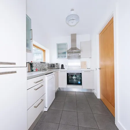Lägenhet Bright 2bd Flat With Private Balcony - Dublin
