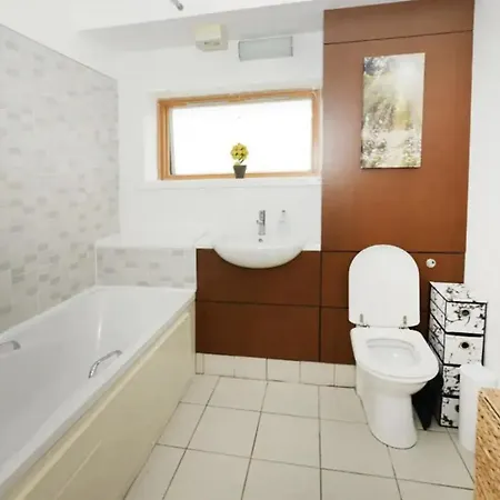 Bright 2bd Flat With Private Balcony - Dublin